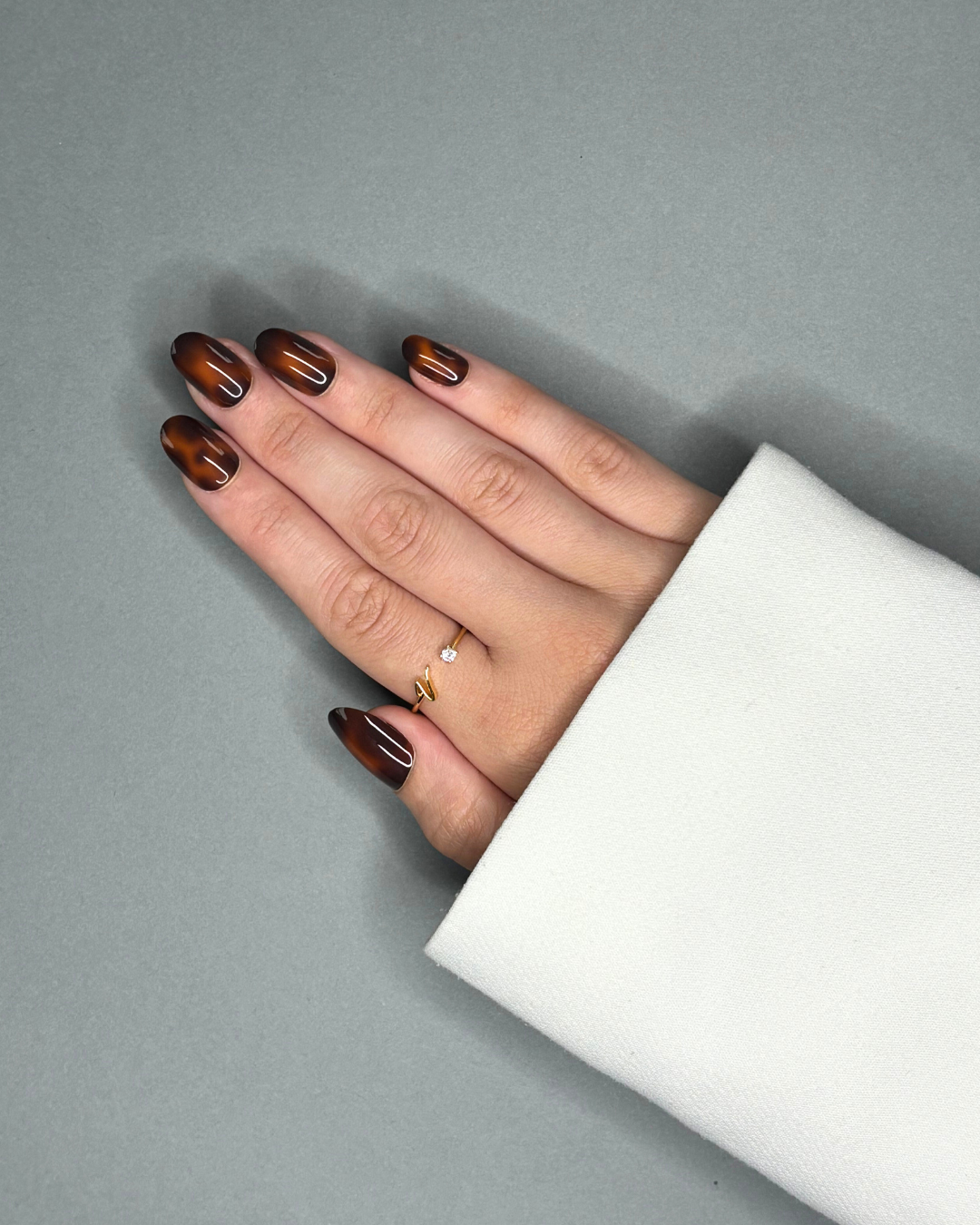 Turtoise Effect - Faux ongles Turtoise courts et ronds