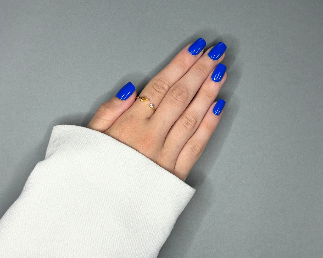 faux ongles bleus courts