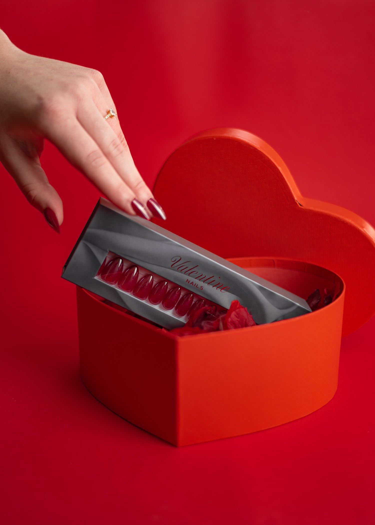 faux ongles saint valentin