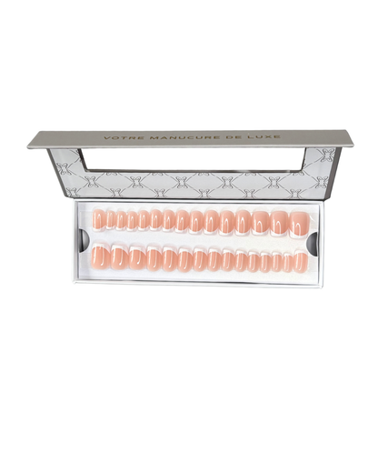 Clean Girl - Faux ongles French carré extra court