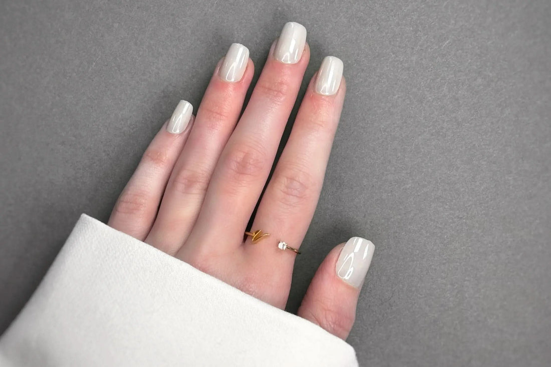 faux ongles gris