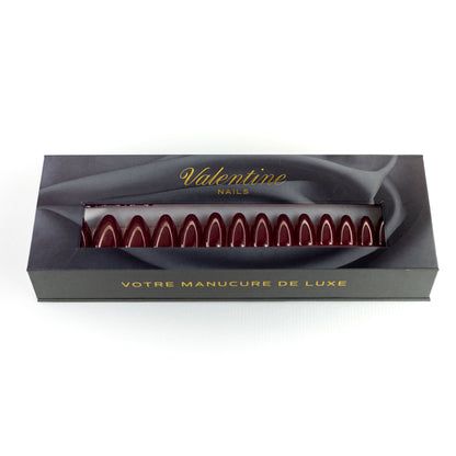 faux ongle rouge bordeaux